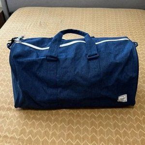 The Herschel Supply Co Ravine duffel Bag (BNWT)